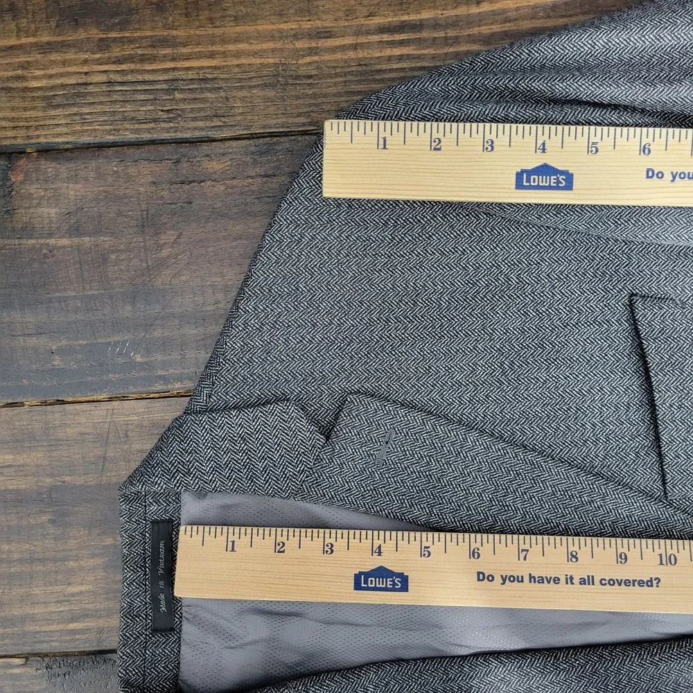 Michael Kors Men's Sport Coat Blazer Two Button Gray‎ herringbone Poly Blend 42R